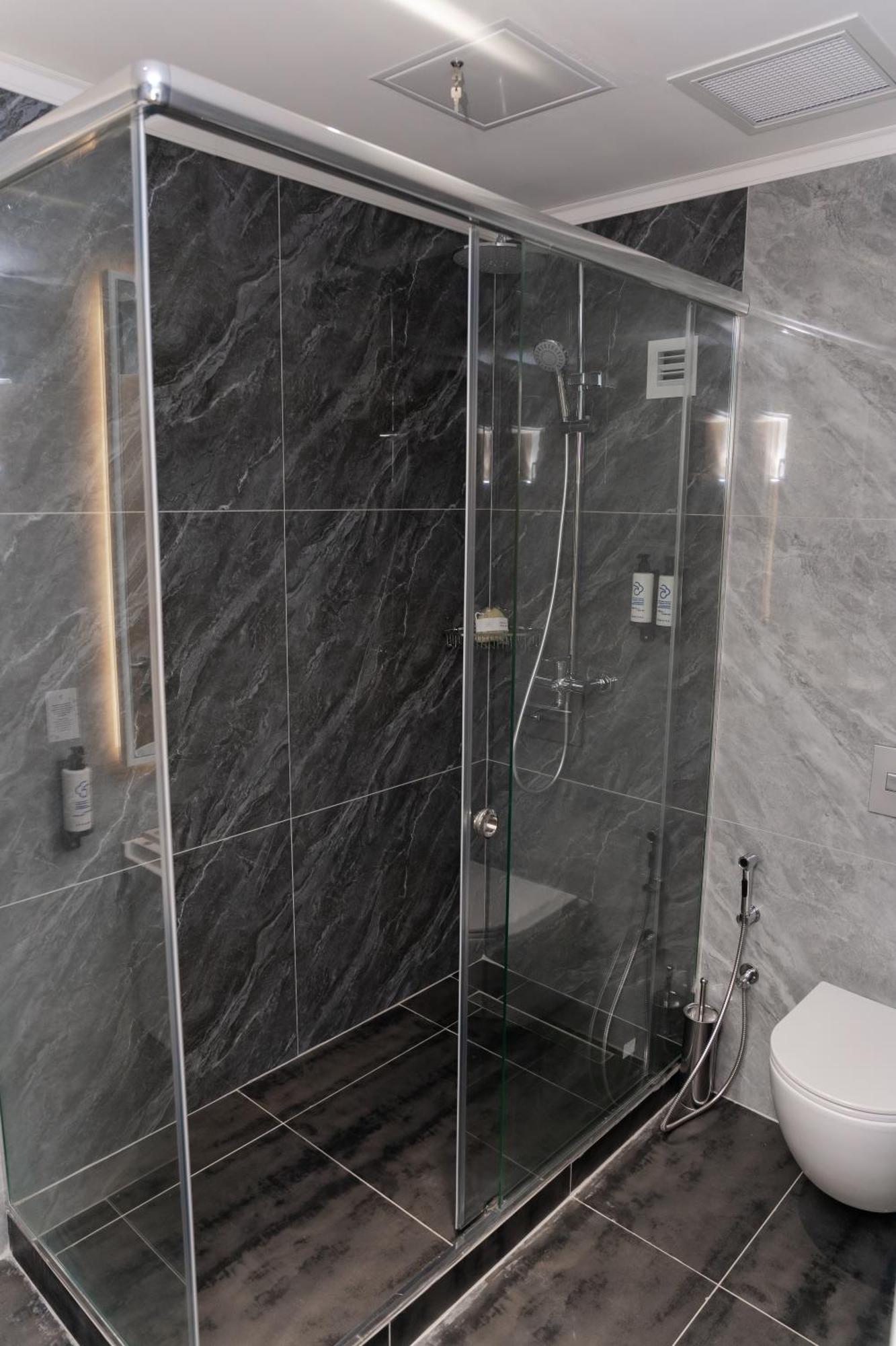 Hotel Park Dedeman Ałma Ata Zewnętrze zdjęcie