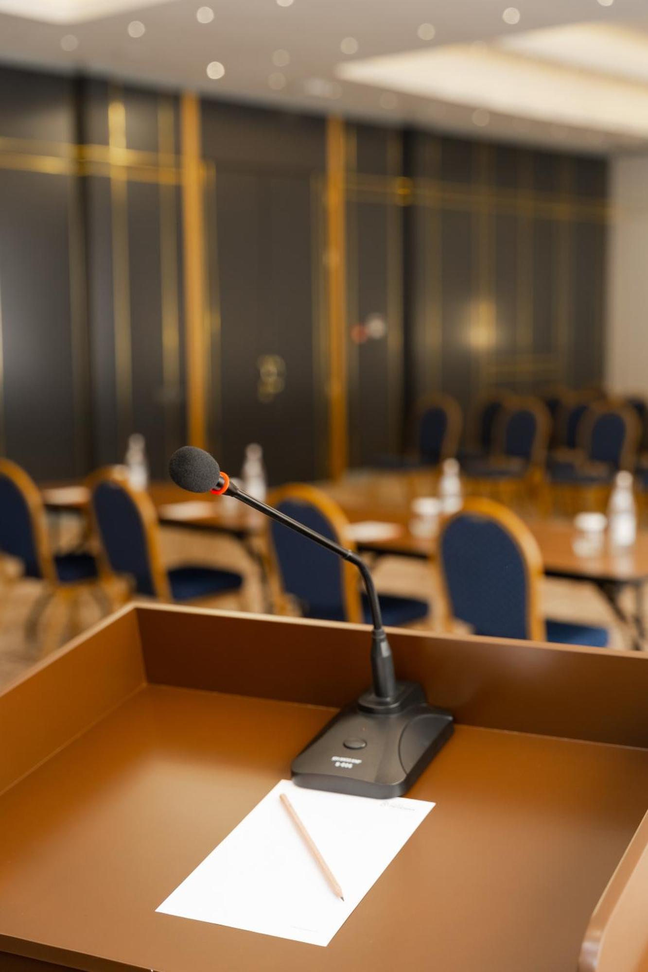 Hotel Park Dedeman Ałma Ata Zewnętrze zdjęcie